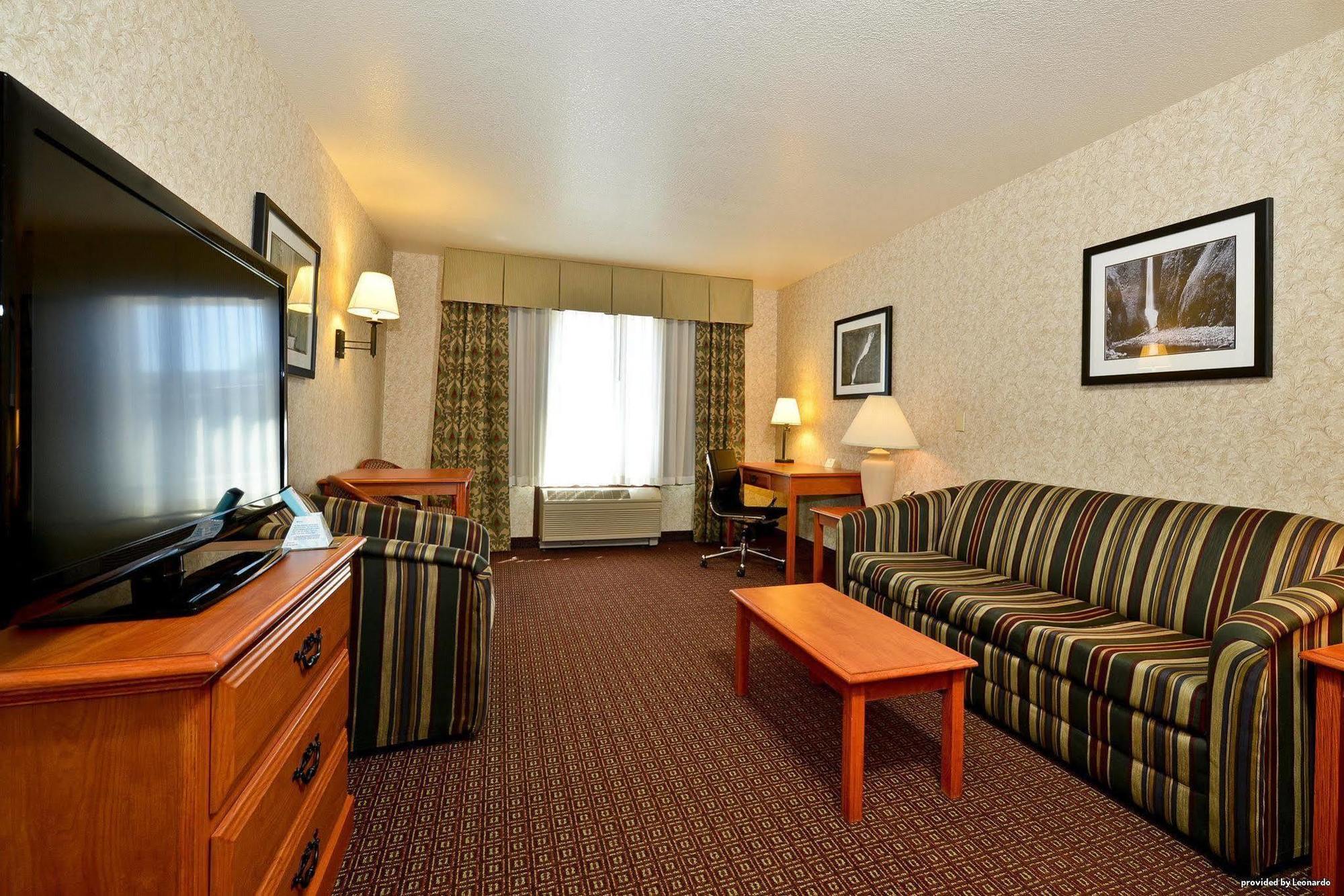 Best Western Cascade Inn & Suites Troutdale Exterior foto