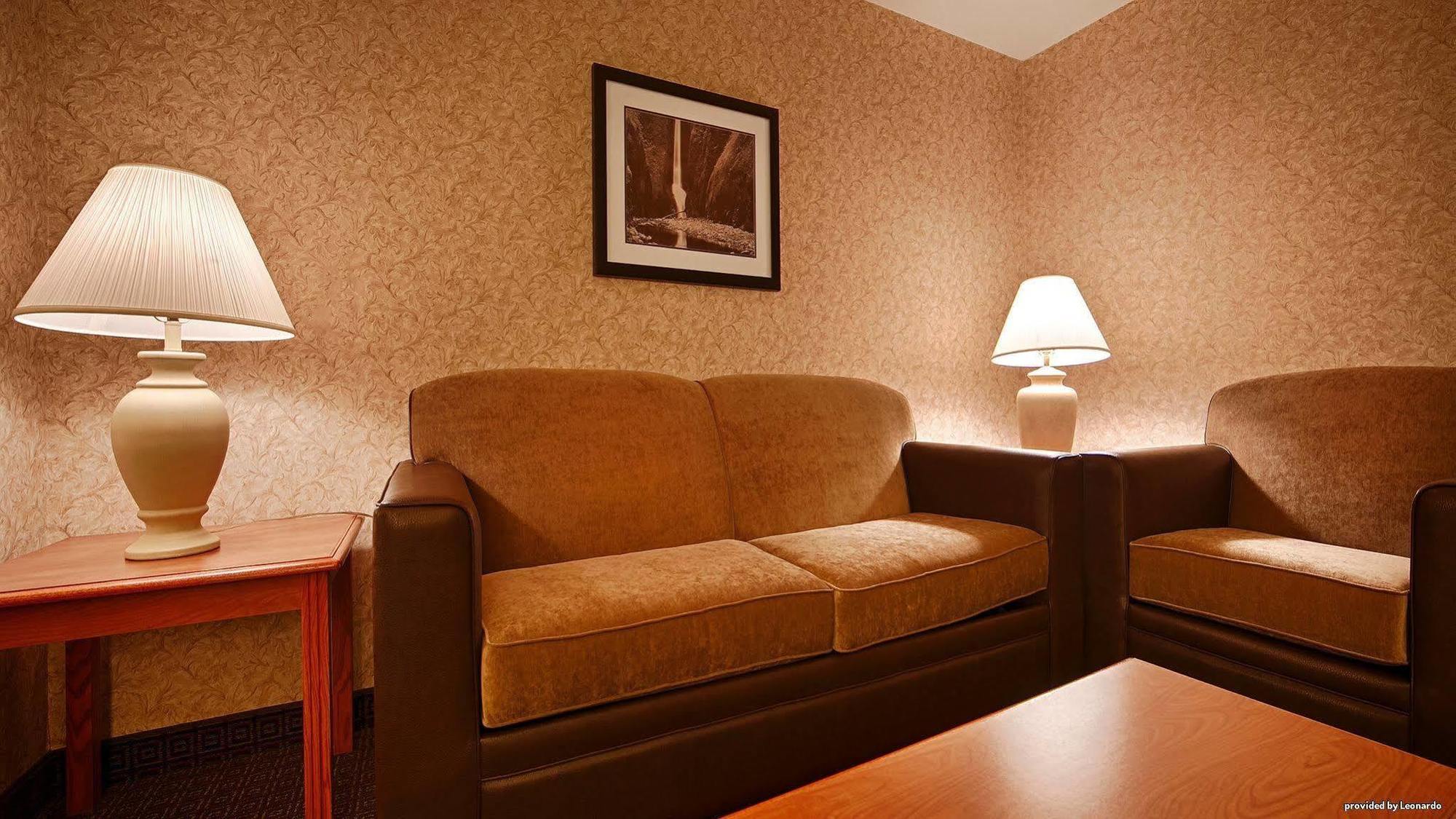 Best Western Cascade Inn & Suites Troutdale Exterior foto
